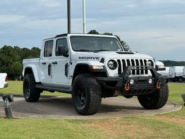 2023 Jeep Gladiator Mojave's photo