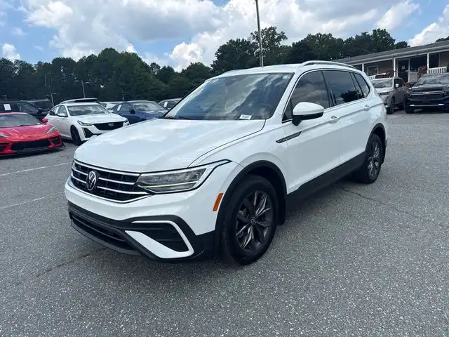 2022 Volkswagen Tiguan 2.0T SE's photo