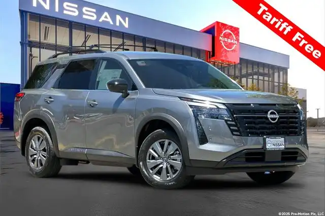 2026 Nissan Pathfinder SV 2WD's photo