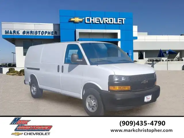 2026 Chevrolet Express 2500 Work Van HD's photo