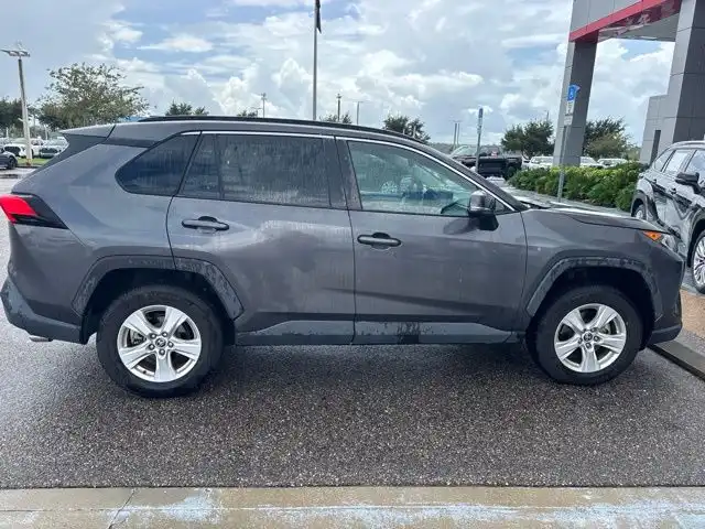 2021 Toyota RAV4 XLE FWD's photo