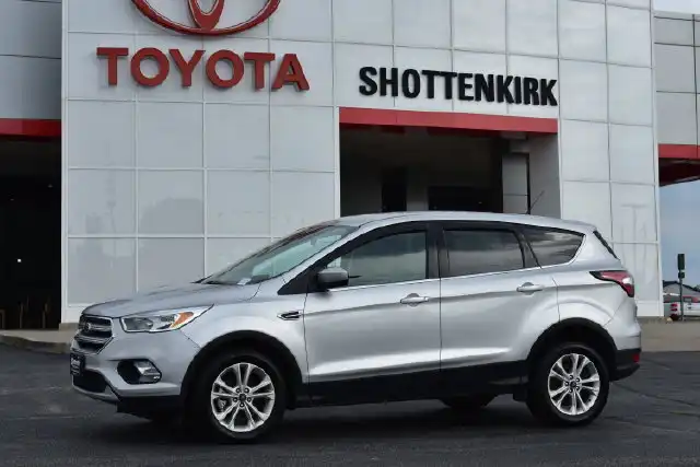 2017 Ford Escape SE's photo