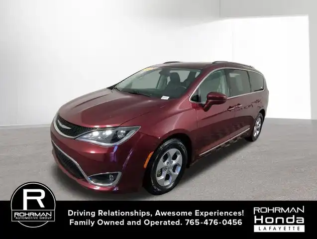 2017 Chrysler Pacifica Touring-L Plus's photo