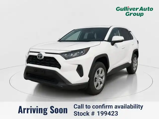 2022 Toyota RAV4 LE FWD's photo