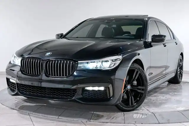 2019 BMW 7 Series 740i's photo
