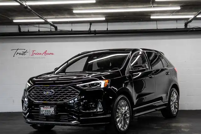 2020 Ford Edge Titanium's photo