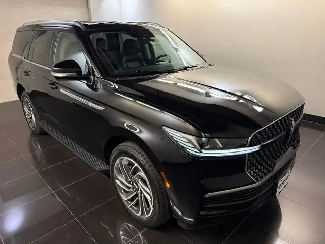 2026 Lincoln Navigator Premiere AWD's photo