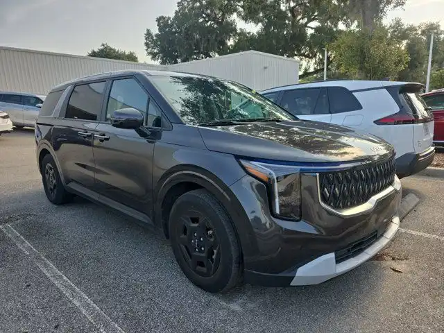 2025 Kia Sedona LXS's photo