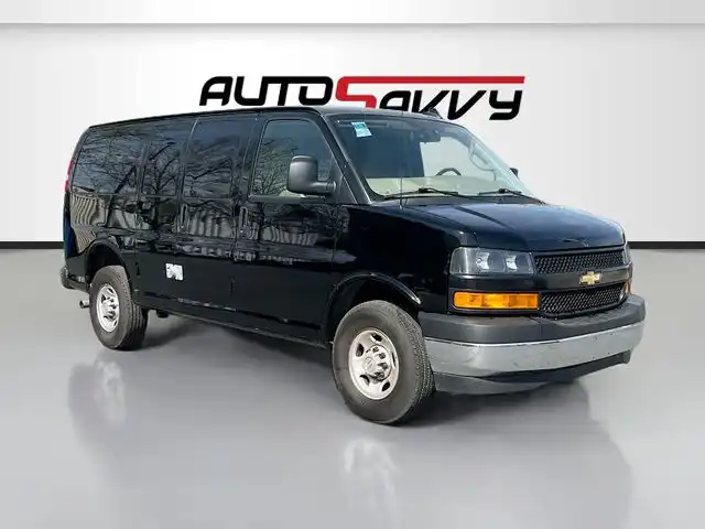 2024 Chevrolet Express 2500 Work Van HD's photo