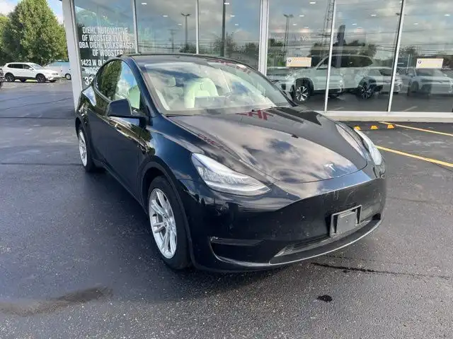 2021 Tesla Model Y Long Range Dual Motor All-Wheel Drive's photo