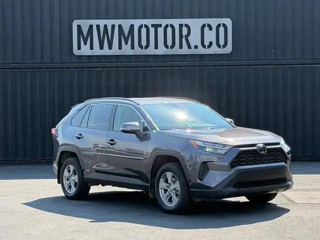 2025 Toyota RAV4 Hybrid XLE AWD's photo