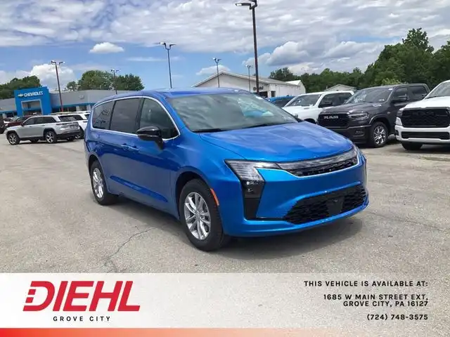 2027 Chrysler Pacifica Select AWD's photo
