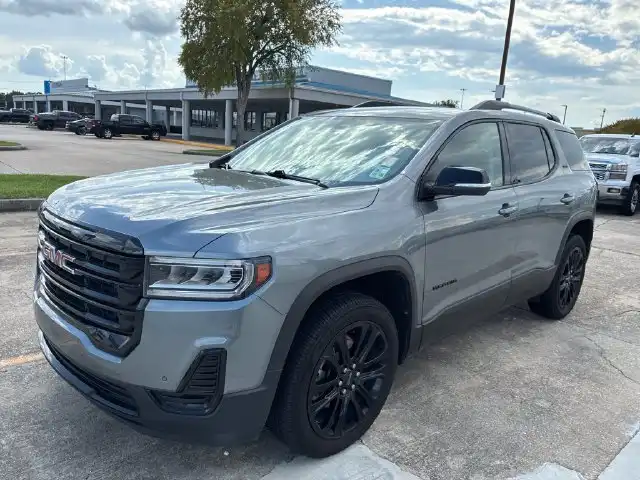 2022 GMC Acadia SLE FWD's photo