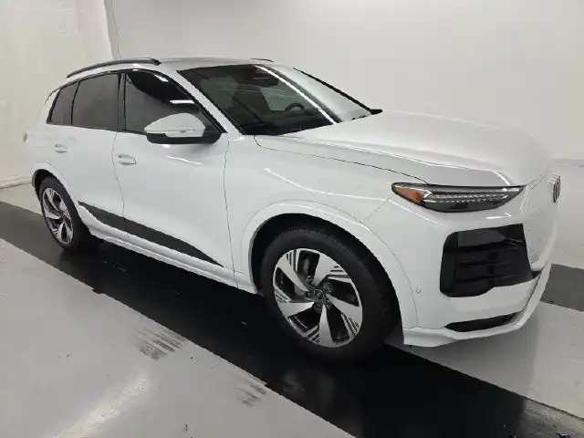 2025 Audi Q6 e-tron Prestige quattro's photo