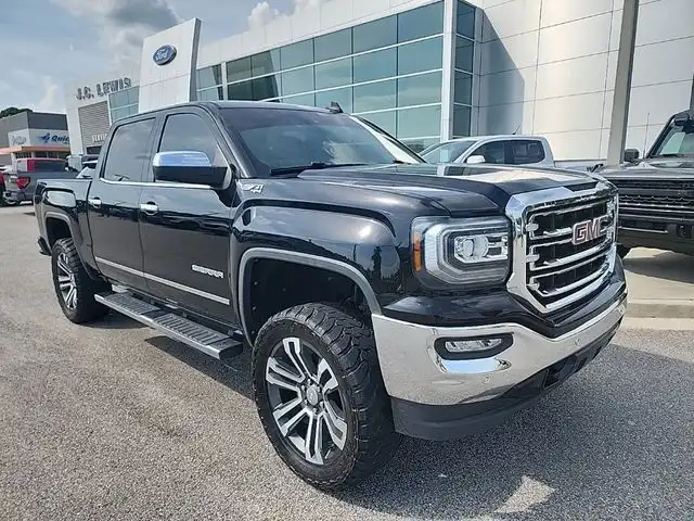 2018 GMC Sierra 4WD Crew Cab Short Box SLT's photo