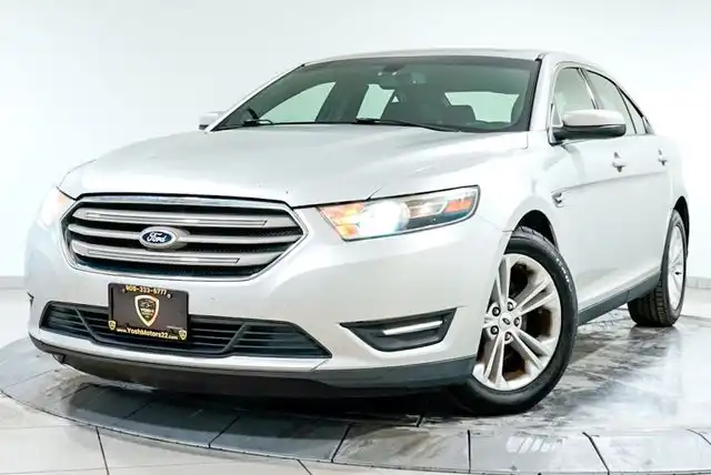 2015 Ford Taurus SEL FWD's photo