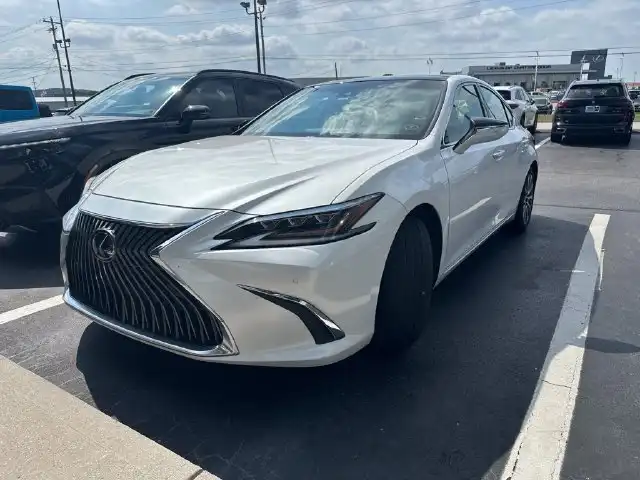 2019 Lexus ES 350 350 Luxury's photo