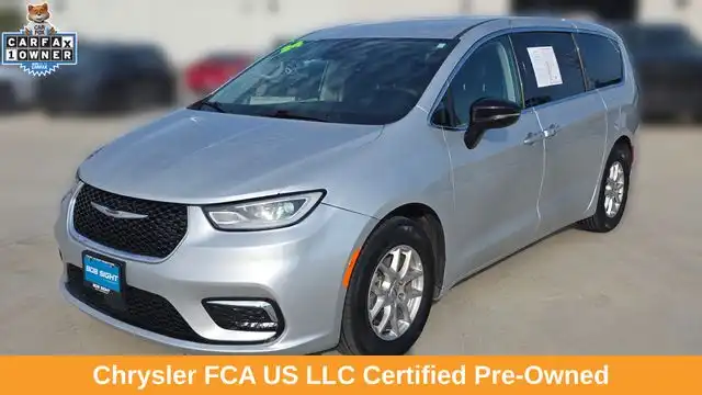 2024 Chrysler Pacifica Touring L's photo