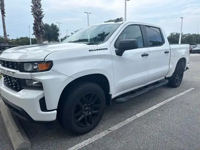 2022 Chevrolet Silverado 1500 Custom 4X4 Crew Cab Short Box's photo