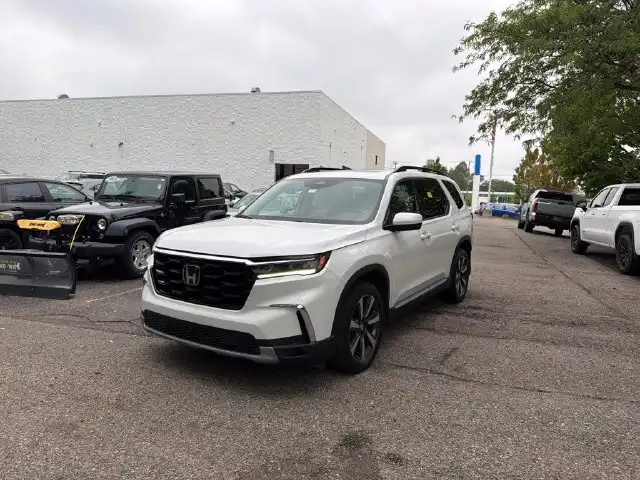 2024 Honda Pilot Touring AWD's photo
