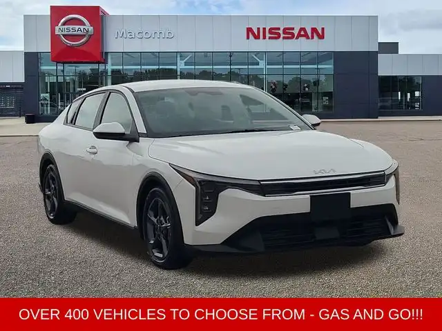 2025 Kia K4 LXS AT's photo