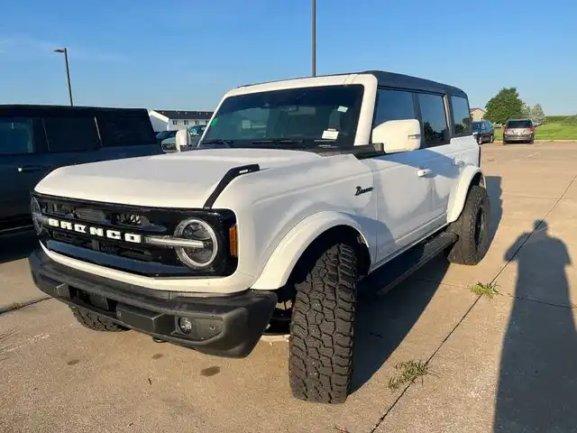 2024 Ford Bronco Outer Banks 4x4's photo