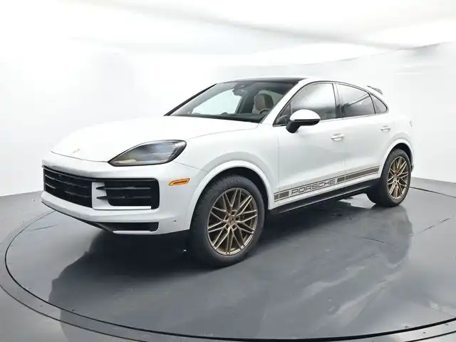 2025 Porsche Cayenne Base's photo