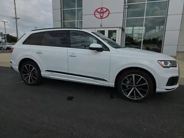 2021 Audi Q7 55 Premium Plus quattro Tiptronic's photo