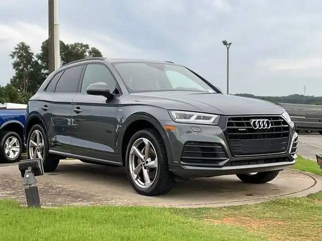 2020 Audi Q5 45 Titanium quattro S tronic Prem Plus's photo