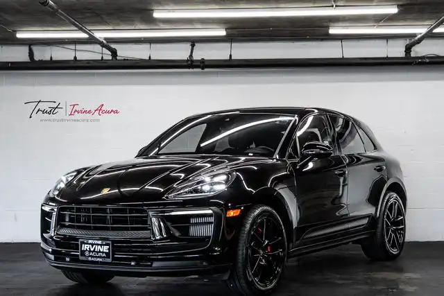 2022 Porsche Macan S's photo