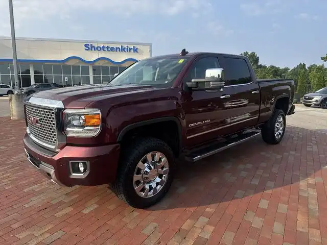 2016 GMC Sierra 4WD Crew Cab Standard Box Denali's photo