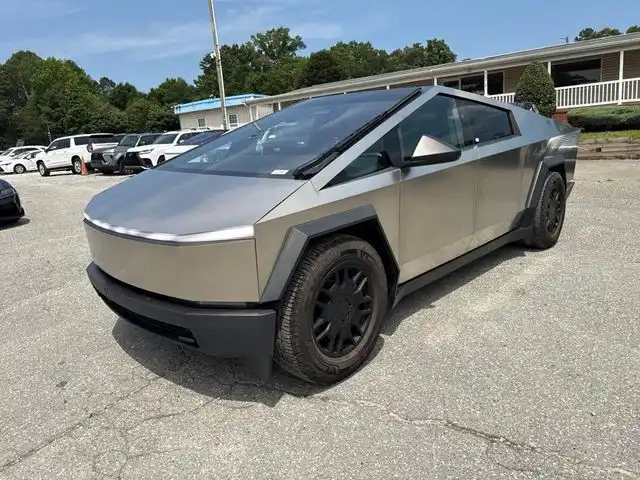 2024 Tesla Cybertruck All-Wheel Drive's photo