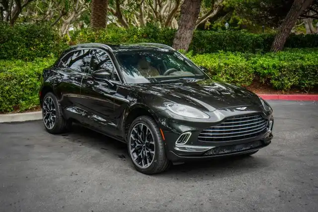 2022 Aston Martin DBX 4.0 V8 AWD's photo