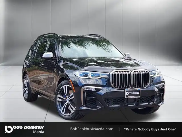 2021 BMW X7 M50i's photo