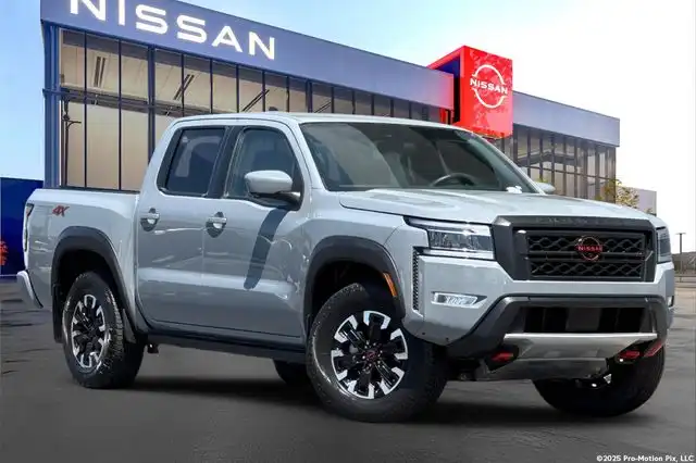 2023 Nissan Frontier PRO-4X Crew Cab 4X4's photo