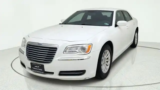 2014 Chrysler 300 Base's photo