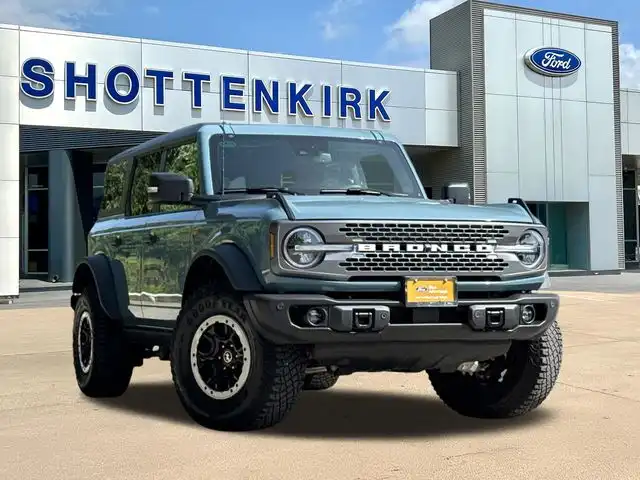 2023 Ford Bronco Badlands 4x4's photo