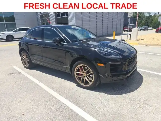 2023 Porsche Macan S's photo