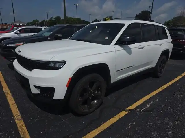 2023 Jeep Grand Cherokee L Altitude 4x4's photo