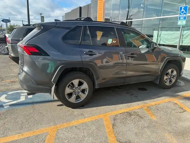 2024 Toyota RAV4 Hybrid XLE AWD's photo