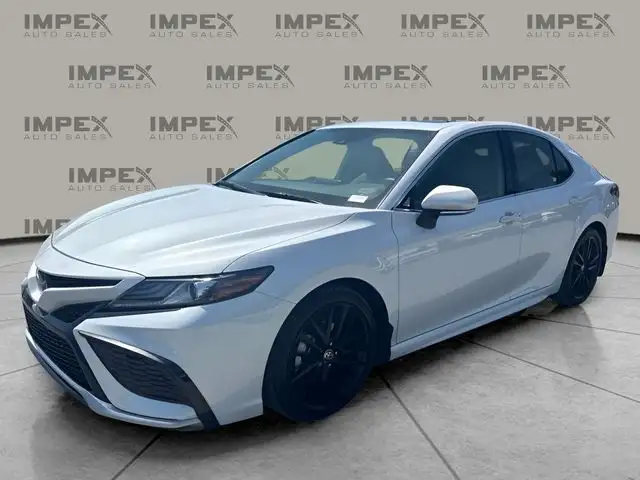 2022 Toyota Camry XSE Hybrid's photo