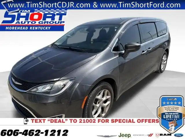 2019 Chrysler Pacifica Touring Plus's photo