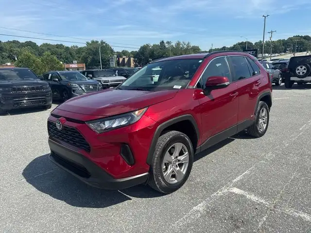 2022 Toyota RAV4 LE 4D Sport Utility's photo