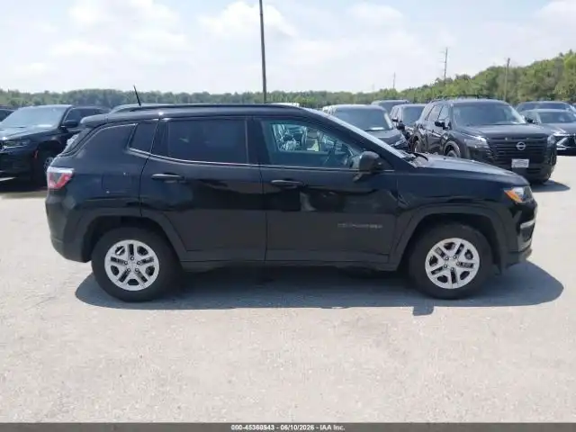 2018 Jeep Compass Sport's photo