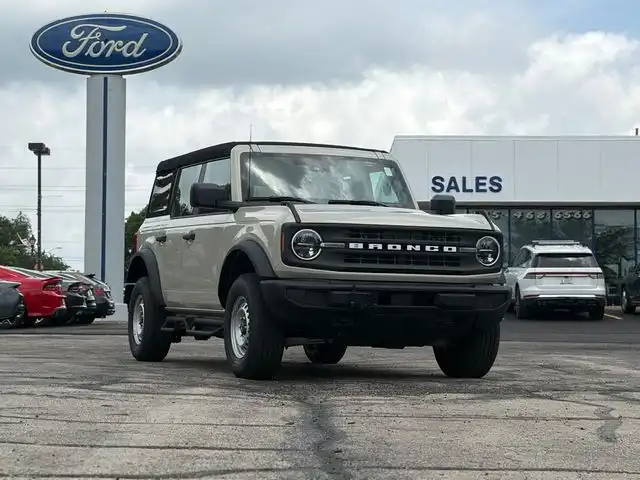 2025 Ford Bronco Base 4x4's photo