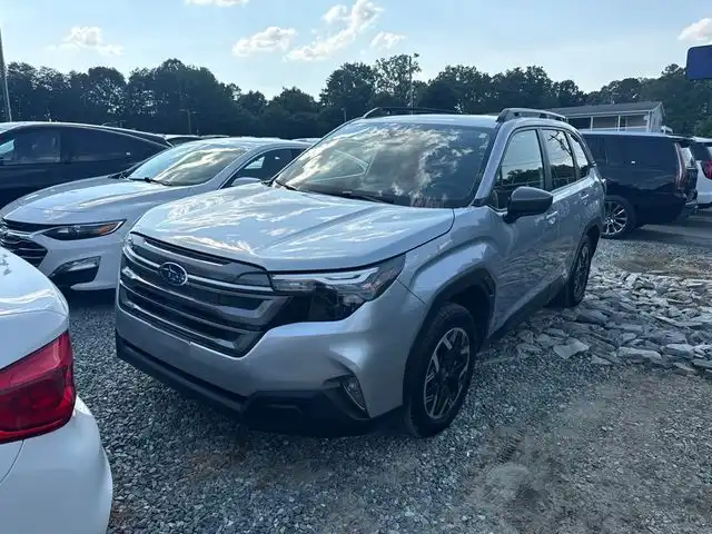 2025 Subaru Forester Premium's photo