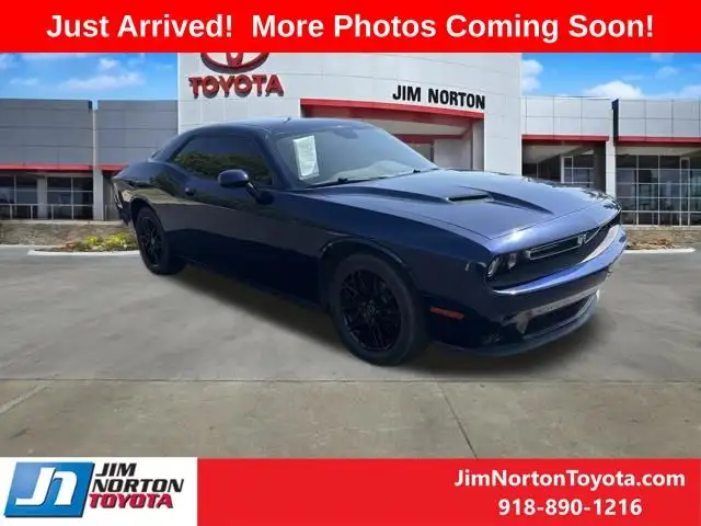 2015 Dodge Challenger SXT's photo
