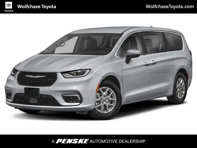 2024 Chrysler Pacifica Touring L's photo