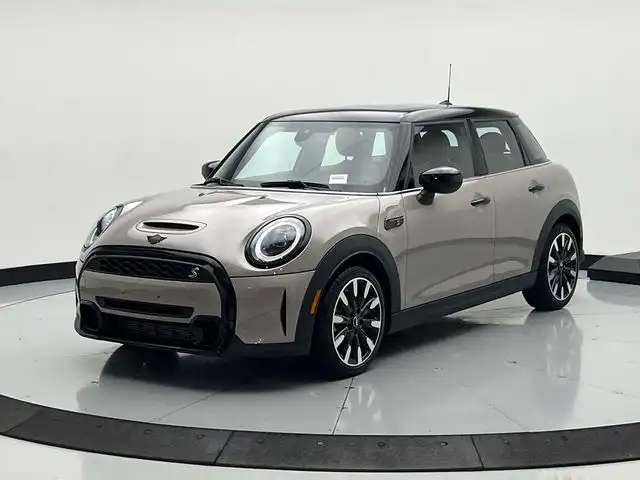2022 MINI Hardtop Cooper S's photo