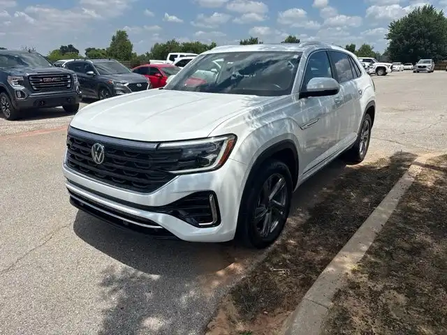 2024 Volkswagen Atlas Cross Sport 2.0T SEL R-Line 4MOTION's photo